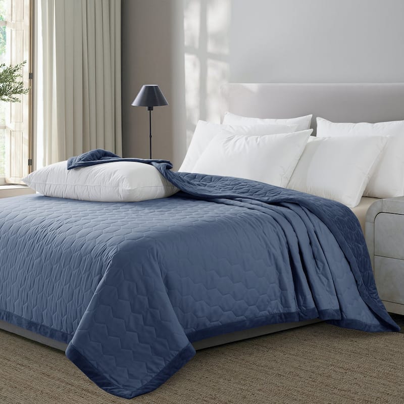 Reversible Mini Honeycomb Down Alternative Blanket Twin