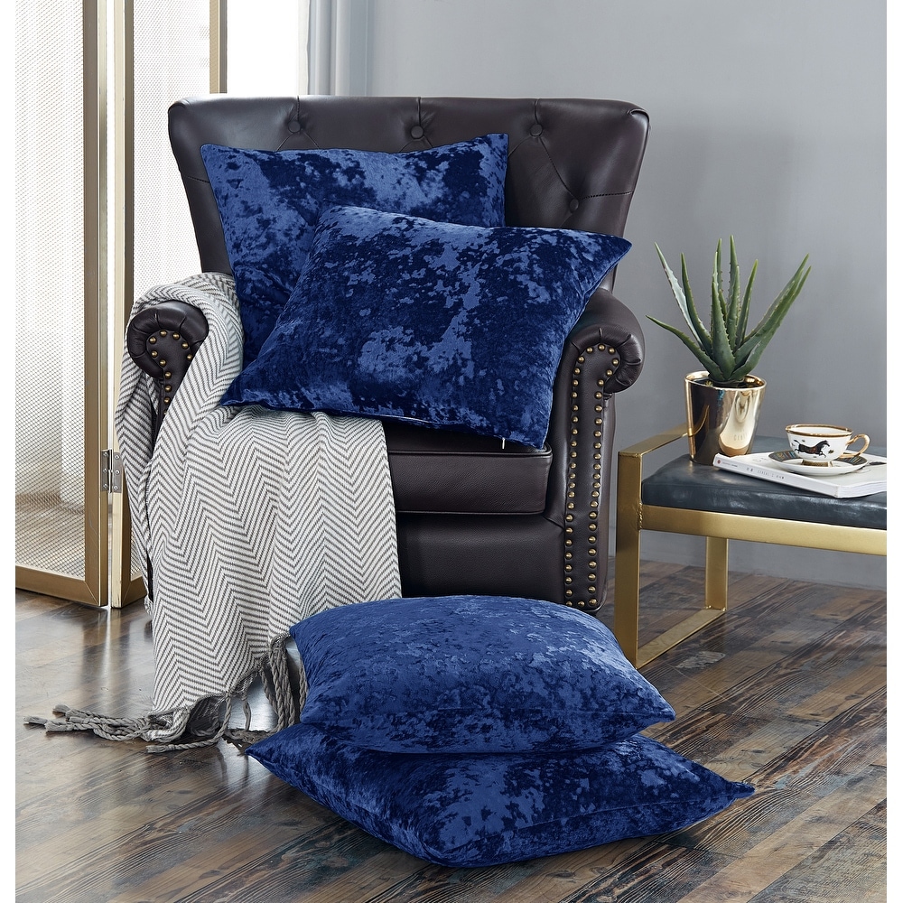 https://ak1.ostkcdn.com/images/products/is/images/direct/951dd2ef7a5abb57351aa0b8ce49d07a526aa401/Porch-%26-Den-Rancho-Crushed-Velvet-Throw-Pillow-Cover-Set.jpg