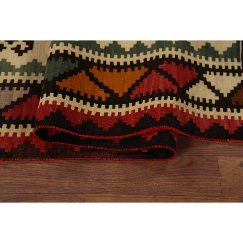 Hand-Woven Vegetable Dye Kilim Qashqai Persian Vintage Wool Carpet - 5'3"x 8'5"