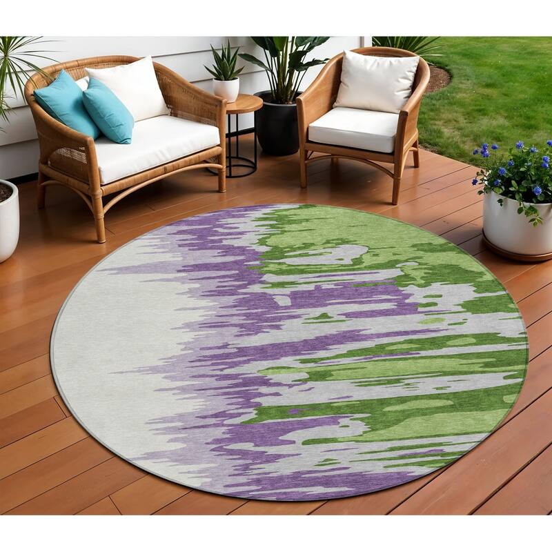 HomeRoots Abstract Transitional Rectangle Outdoor Rug - 8' Round