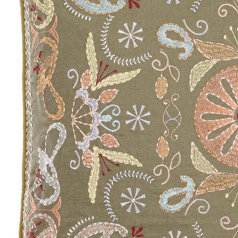 Kavon Traditional Border Accent Pillow