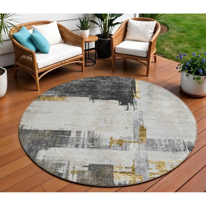 HomeRoots Abstract Traditional Rectangle Outdoor Rug - 8' Round