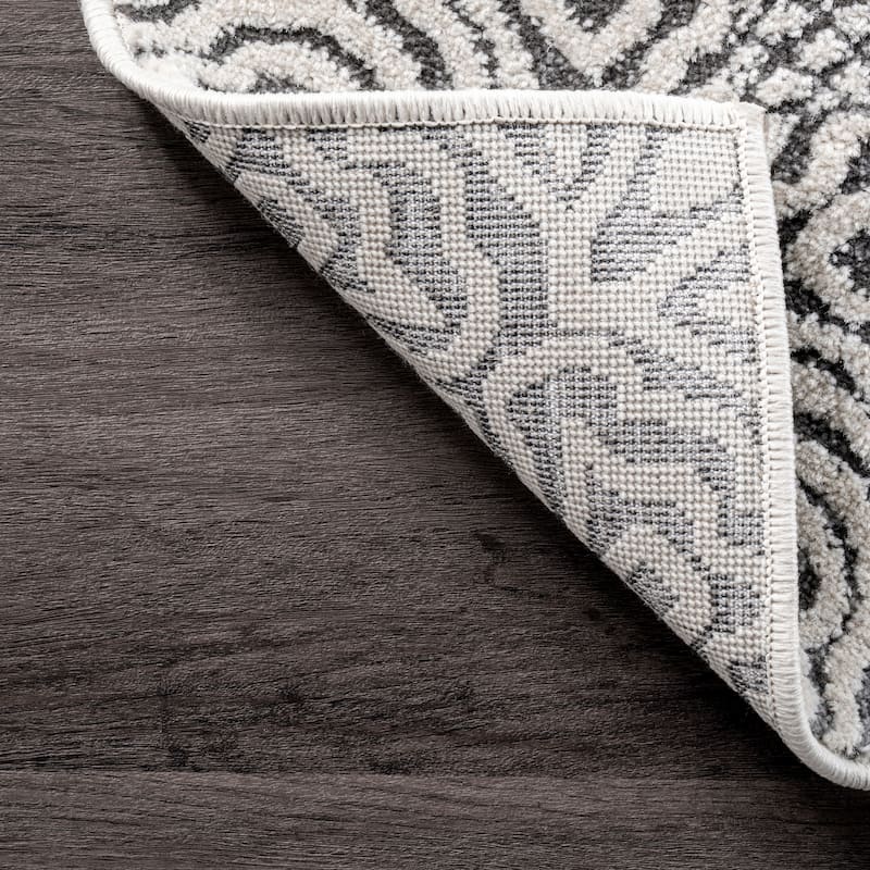 Nuloom Light Grey Aztec Print Area Rug