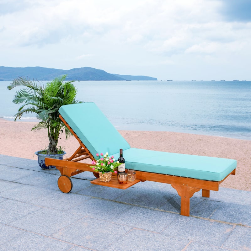 SAFAVIEH Outdoor Aubrie Adjustable Chaise Lounge Chair with Wheel.