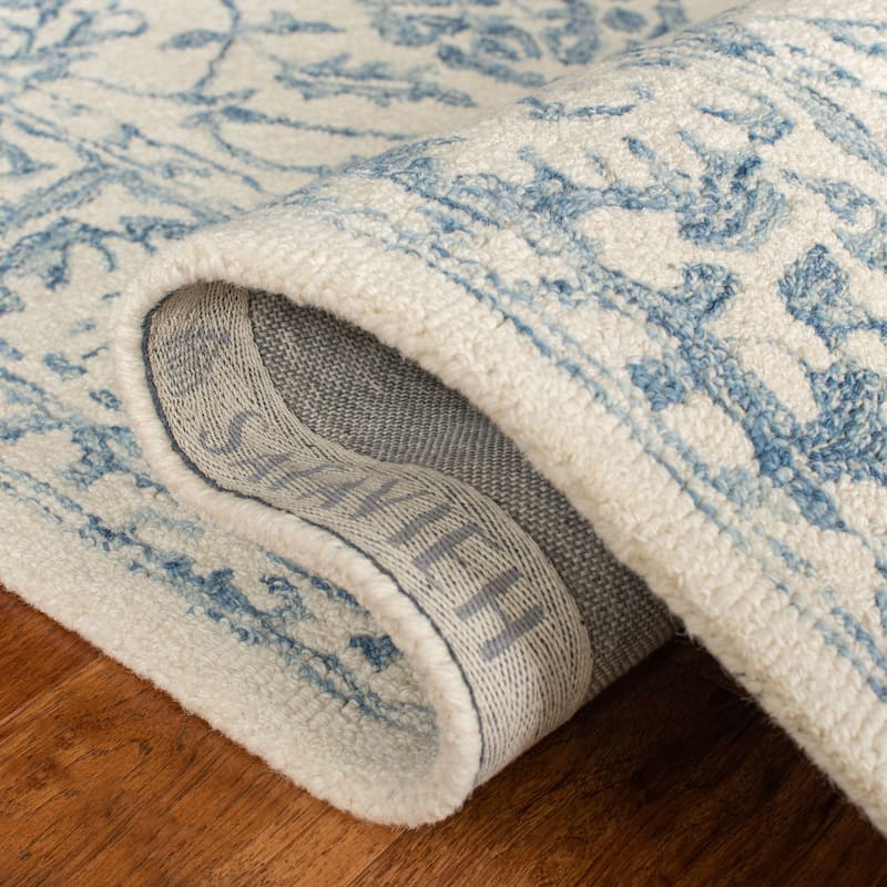 SAFAVIEH Handmade Blossom Unni Modern Floral Wool Rug