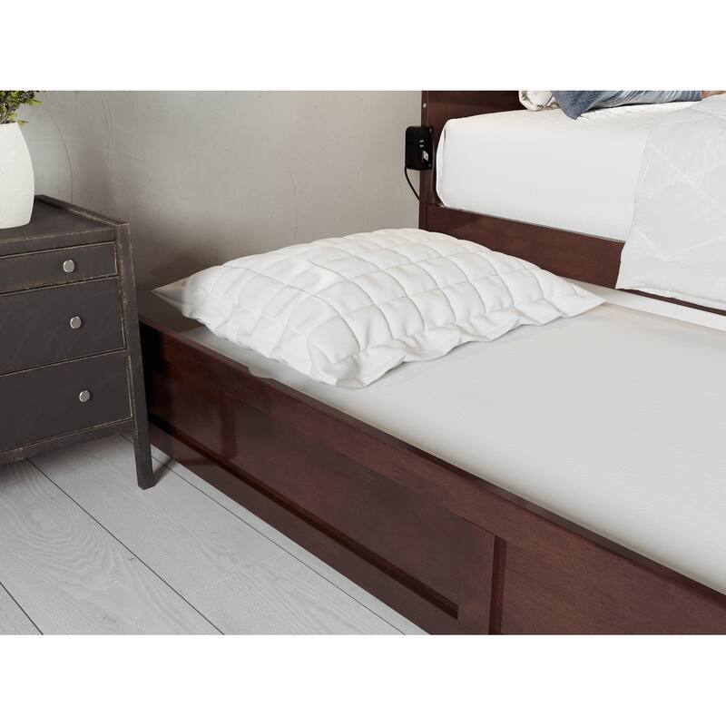 Warren Platform Bed with Footboard and Twin Trundle