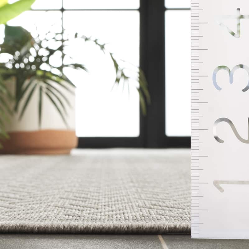 SAFAVIEH Terrace Elita Indoor/Outdoor Washable Backyard Patio Rug
