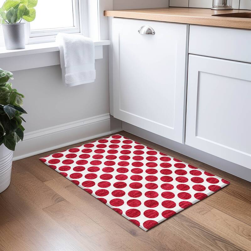 Machine Washable Indoor/ Outdoor Polka Dots Chantille Rug