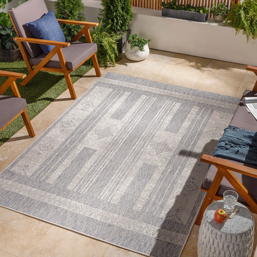 Livabliss Merla Indoor/ Outdoor Bold Moroccan Area Rug