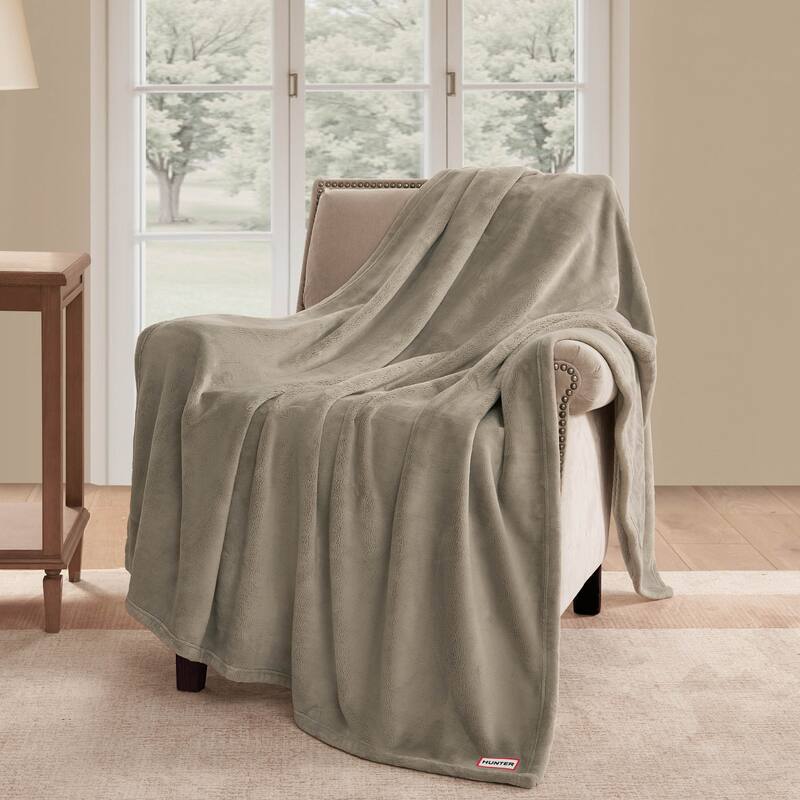 Hunter Coco Flannel Throw Blanket