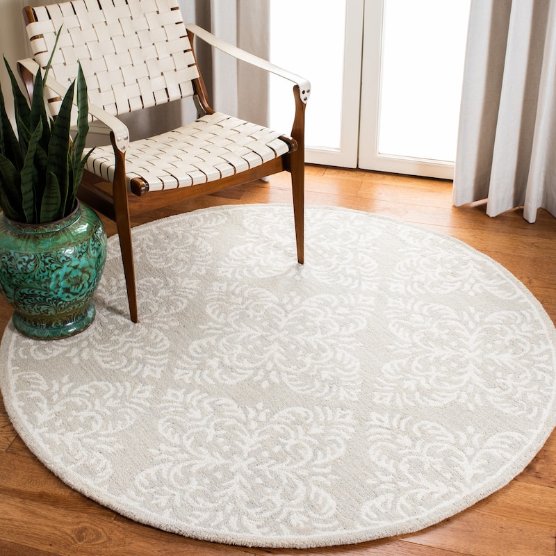 SAFAVIEH Handmade Micro-Loop Sarma Wool Rug - 5' Round - Silver/Ivory - Round