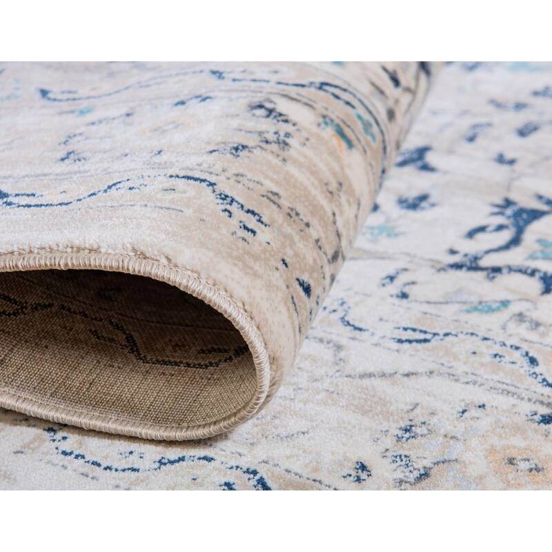Traditional Hadeya Collection Area Rug