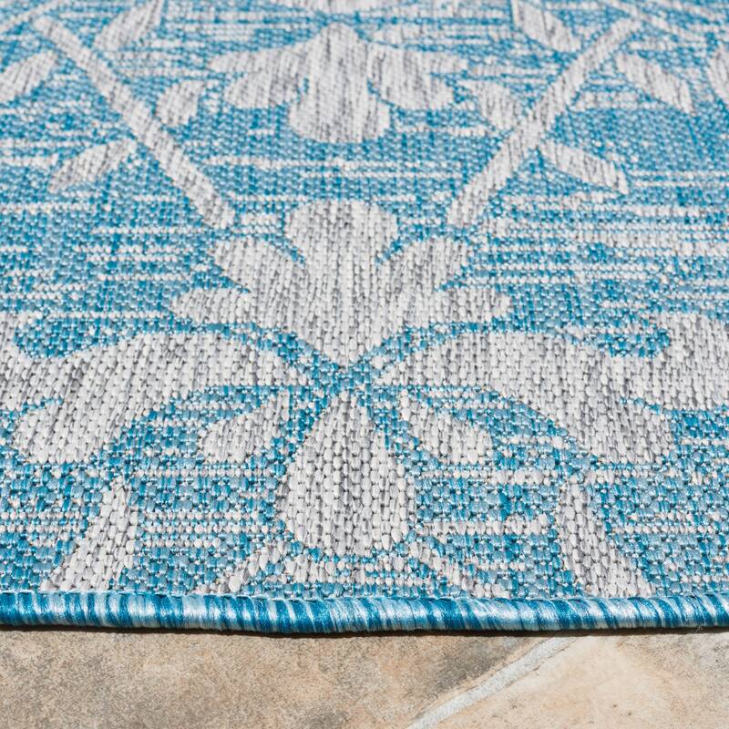 SAFAVIEH Courtyard Rilka Indoor/ Outdoor Waterproof Patio Backyard Rug