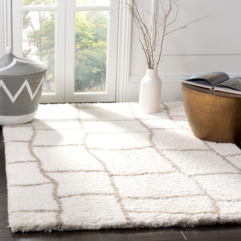 SAFAVIEH Handmade Toronto Shag Shanelle Polyester Rug
