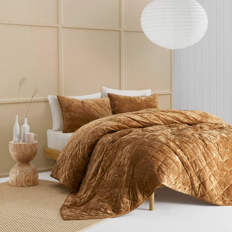 Beaute Living Diamond Velvet 3 Piece Quilt Set