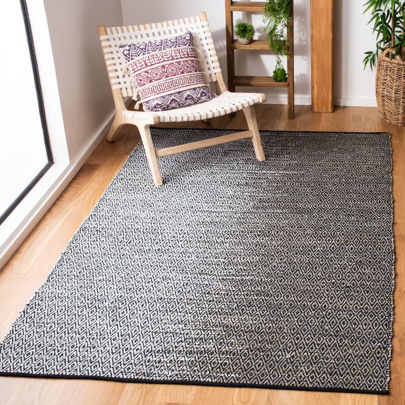 SAFAVIEH Handmade Vintage Boho Leather Denita Modern Stripe Leather - 4' x 6' - Light Grey/Grey - Runner/Rectangle