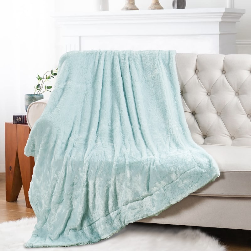 Belardo FauxFur Throw - 50" x 70" - Light Blue