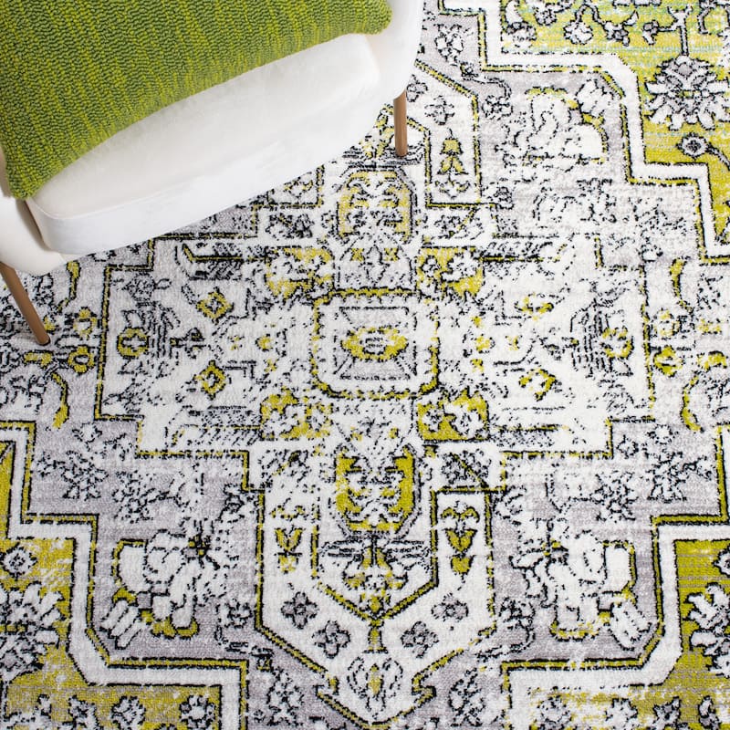 SAFAVIEH Skyler Rillie Boho Medallion Watercolor Rug