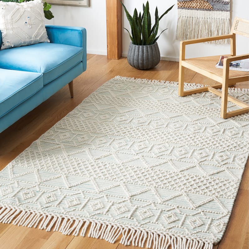 SAFAVIEH Handmade Natura Tobea Fringe Wool Rug - 5' x 8' - Ivory/Light Green