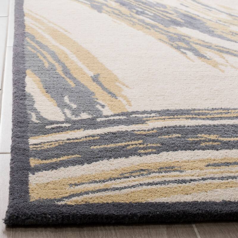 Martha Stewart by SAFAVIEH Krystelle Wool Rug