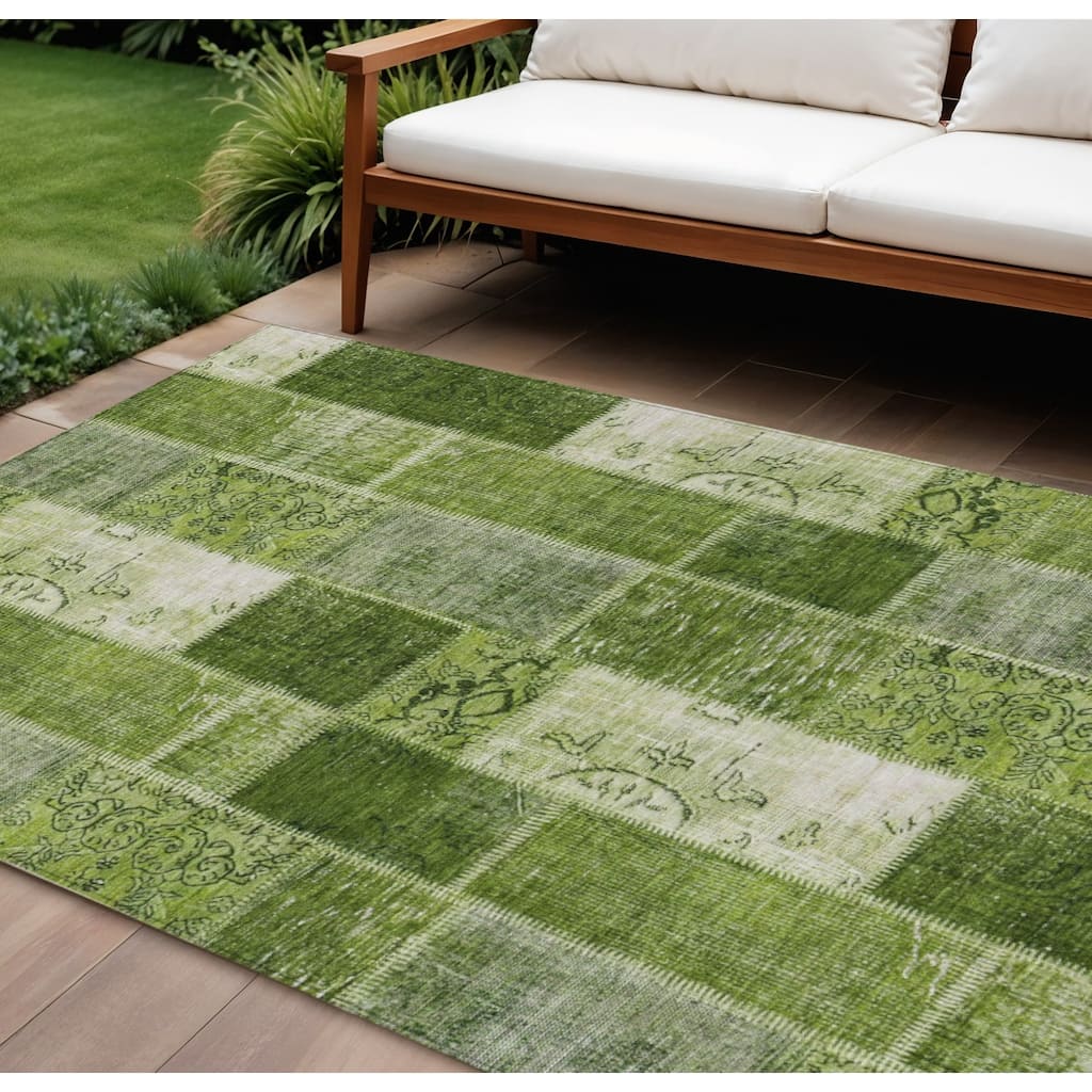 HomeRoots Patchwork Traditional Rectangle Outdoor Rug