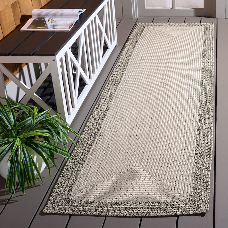 SAFAVIEH Handmade Braided Eiry Washable Indoor/Outdoor Rug - Weather Resistant & Easy Cleaning