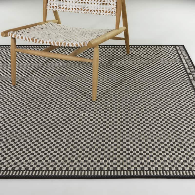 Elmer Recycled Checkered Indoor/Outdoor Area Rug