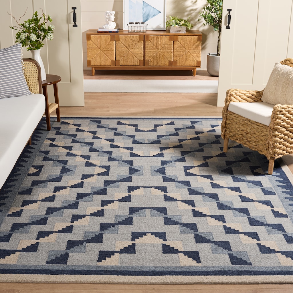 SAFAVIEH Handmade Kenya Ailbhe Wool Rug