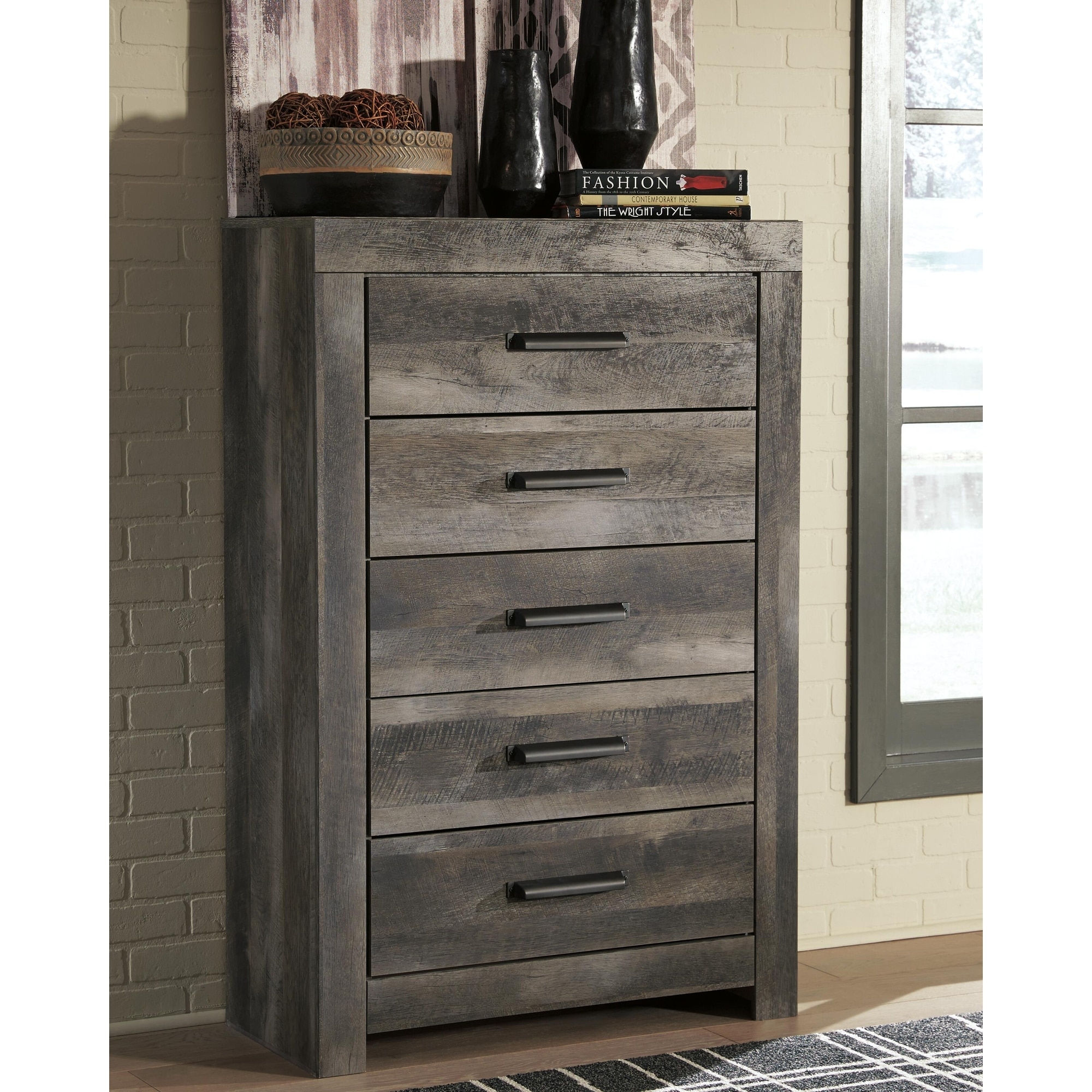 Wynnlow Five Drawer Chest - Casual Style - Gray