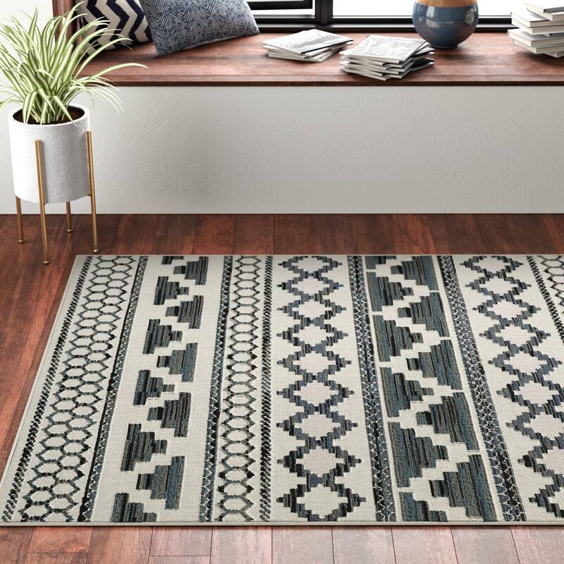 Vista Home Talcot Geometric Tribal Grey/ Teal Indoor-Outdoor Area Rug - 3'3" X 5'