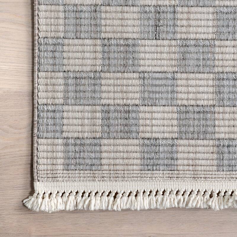 Nuloom Sunniva Casual Checkered Tasseled Area Rug