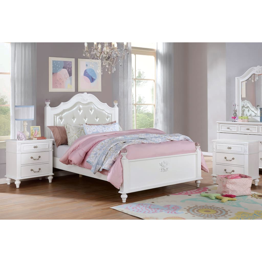 Marais Traditional White Wood 3-piece Panel Bed and Nightstands Set with USB by Furniture of America