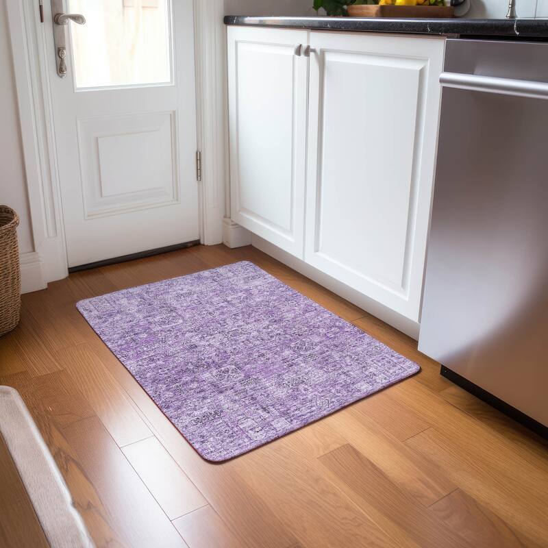 Machine Washable Indoor/ Outdoor Chantille Vintage Traditional Rug - Lilac - 1'8" x 2'6"