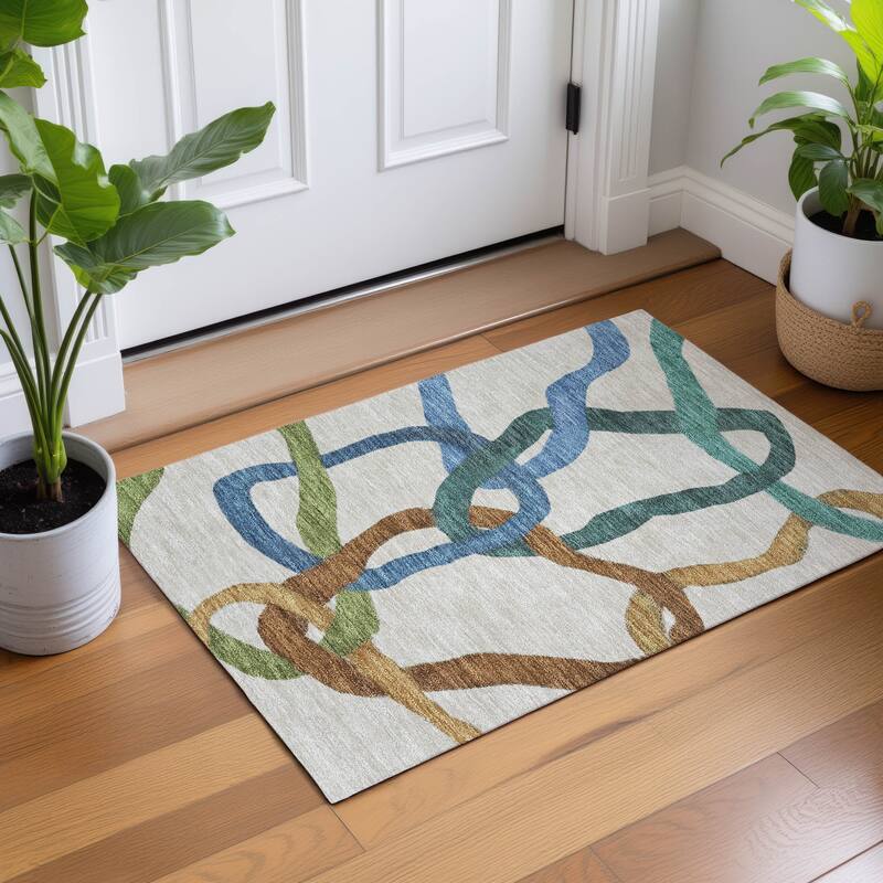 Machine Washable Indoor/ Outdoor Abstract Links Chantille Rug
