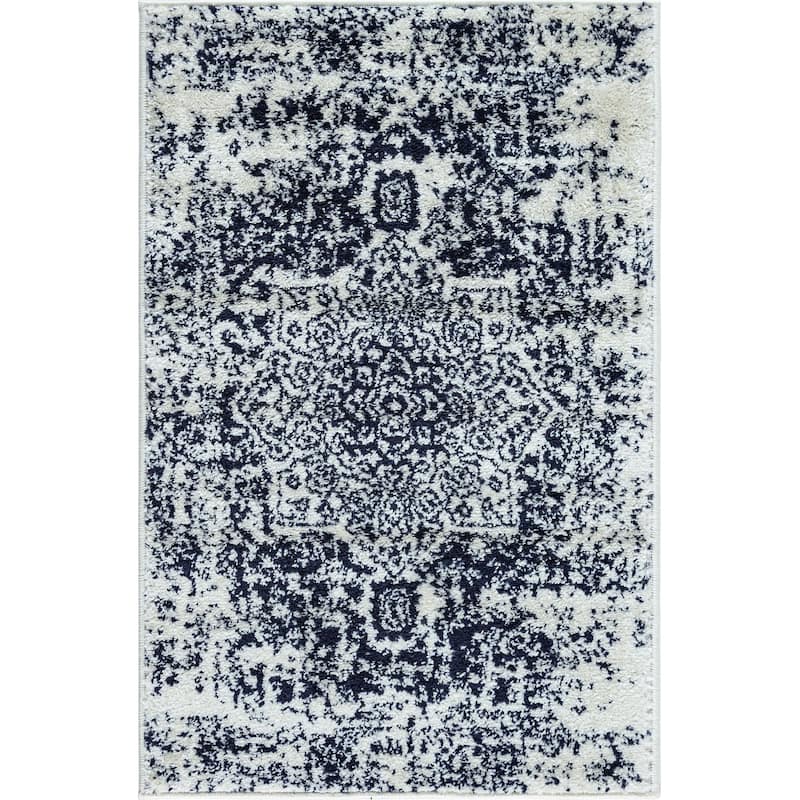 Traditional Brenda Collection Area Rug
