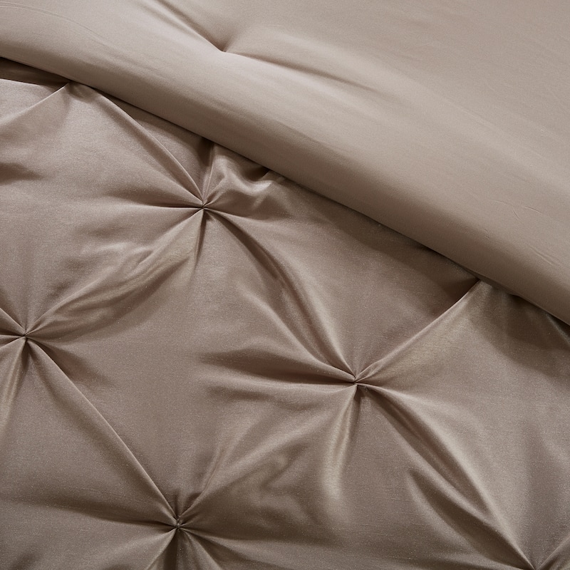 Madison Park Essentials Loretta 24-Piece Room in a Bag with Window Panels and Sheet Set