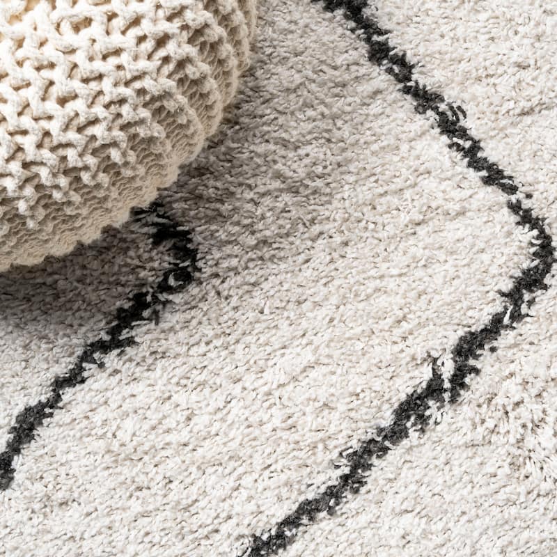 JONATHAN Y Nova Moroccan Diamond Shag Area Rug