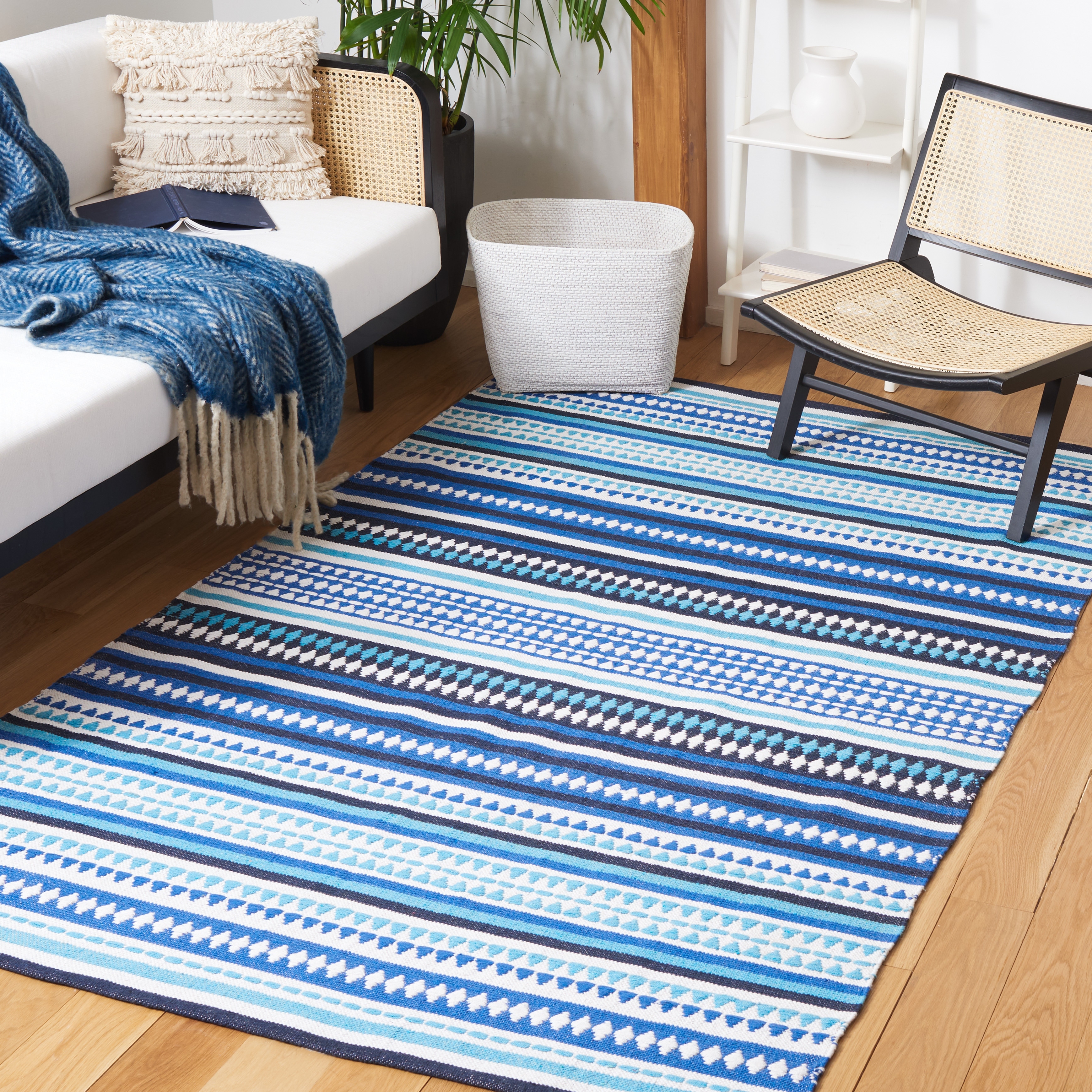 SAFAVIEH Handmade Montauk Nellwyn Cotton Rug