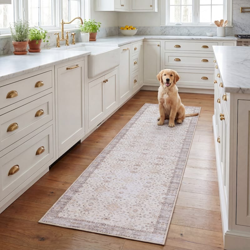 SAFAVIEH Tucson Machine Washable Slip Resistant Riham Oriental Rug
