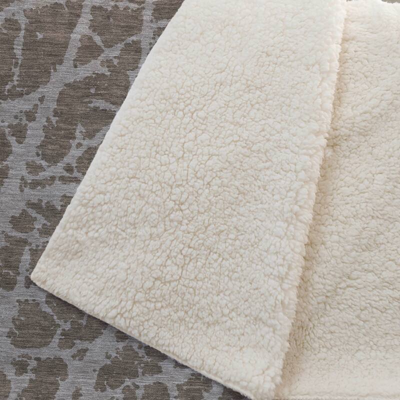 Premium Machine Washable Sherpa Casual Contemporary Throw Blanket
