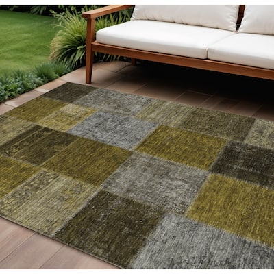 HomeRoots Patchwork Transitional Rectangle Outdoor Rug