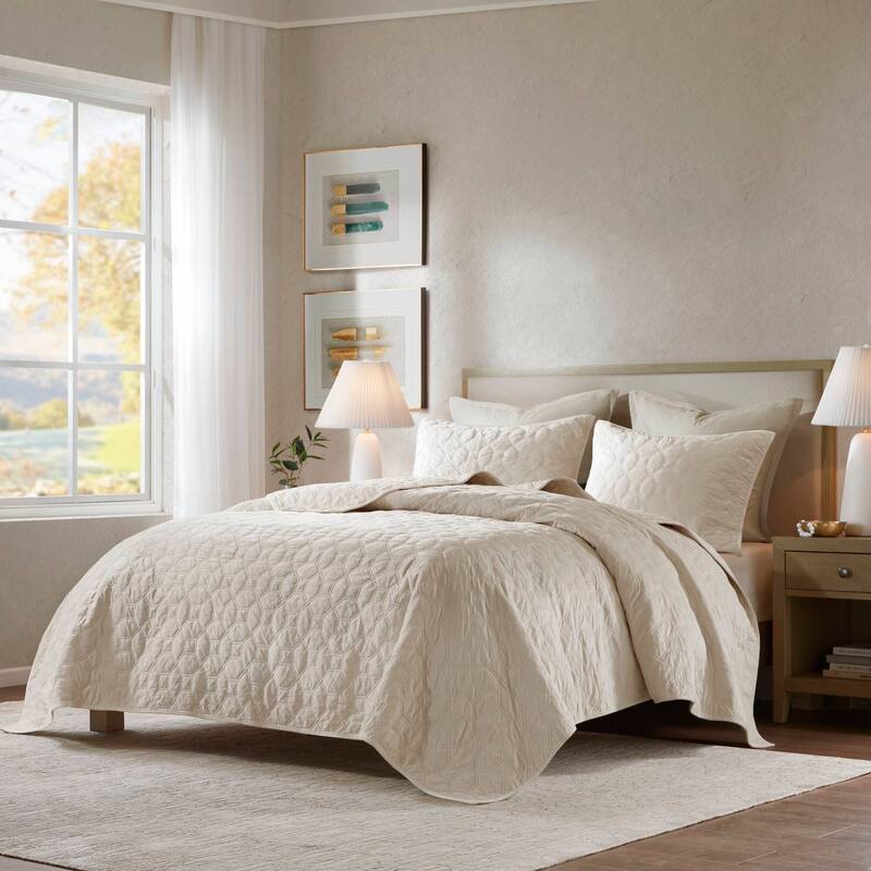 Madison Park Emery 3 Piece Velvet Quilt Set