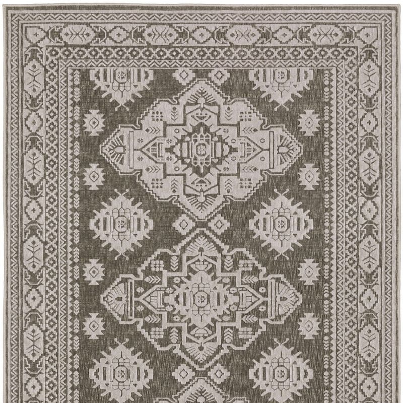 HomeRootsMedallion Traditional Rectangle Area Rug