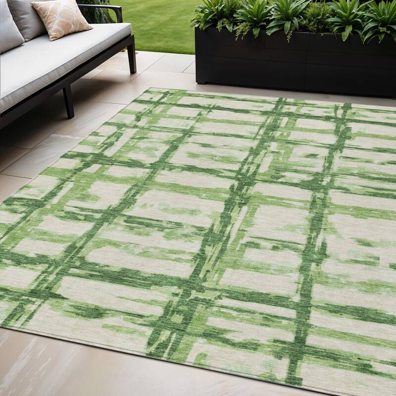 HomeRoots Striped Transitional Rectangle Outdoor Rug - 5' X 8'