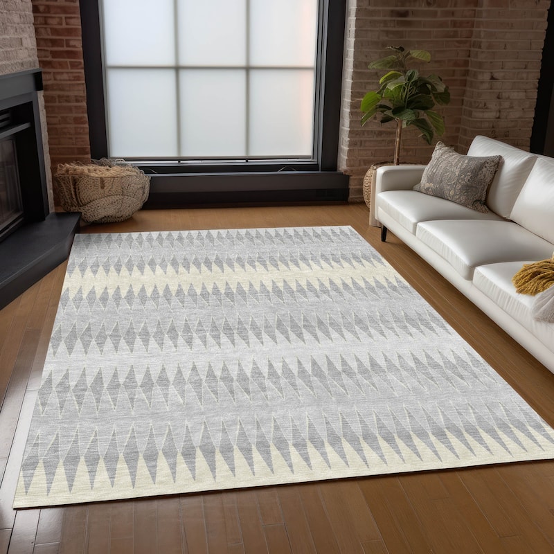Machine Washable Indoor/ Outdoor Chantille Contemporary Geo Rug