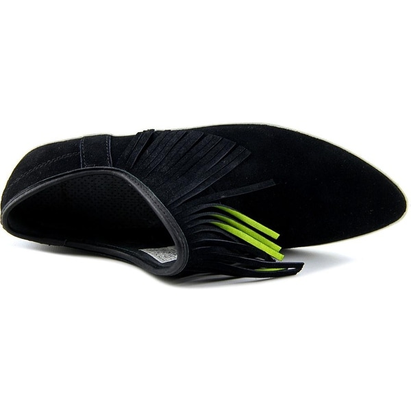 sanuk pointed toe shoes