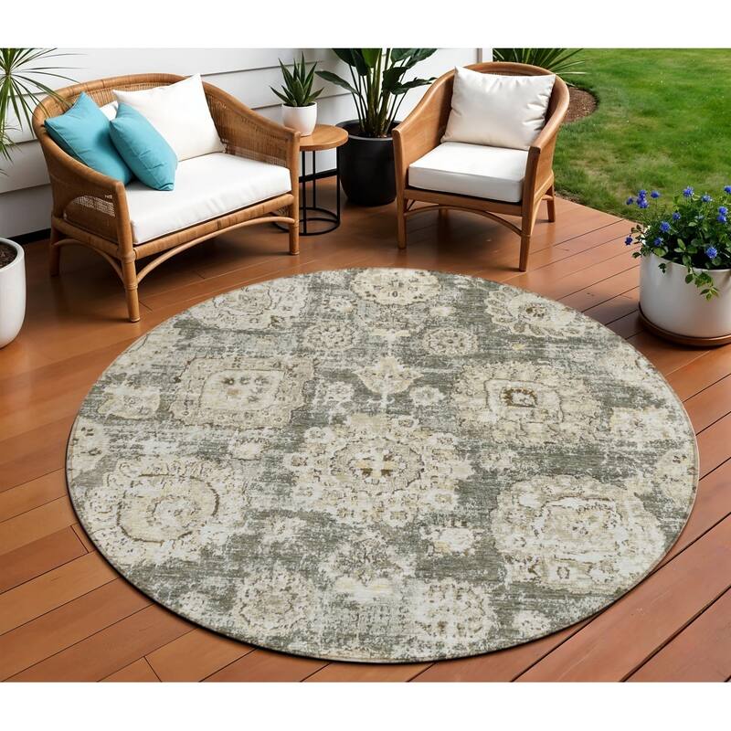 HomeRoots Floral Transitional Rectangle Outdoor Rug - 8' Round
