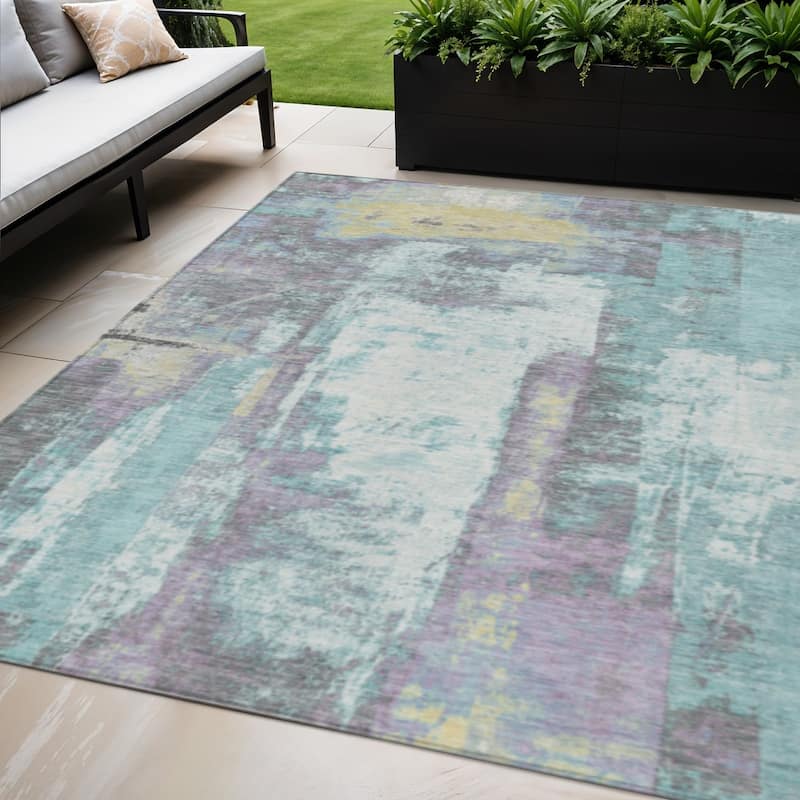 HomeRoots Abstract Transitional Rectangle Outdoor Rug - 5' X 8'