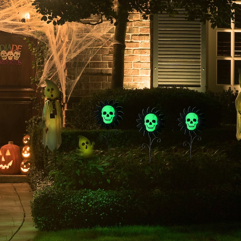 Glitzhome Set of 3 Halloween Metal Sunflower Skulls Glow-in-Dark or Chomper Pathway Yard Stakes