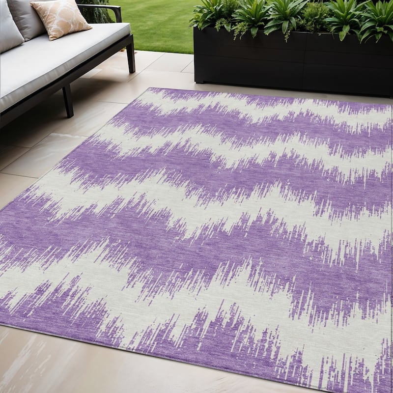 HomeRoots Chevron Transitional Rectangle Outdoor Rug - 5' X 8'